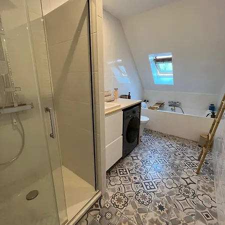 La Taniere - Charming House With Garden بيت للعطل Gambais