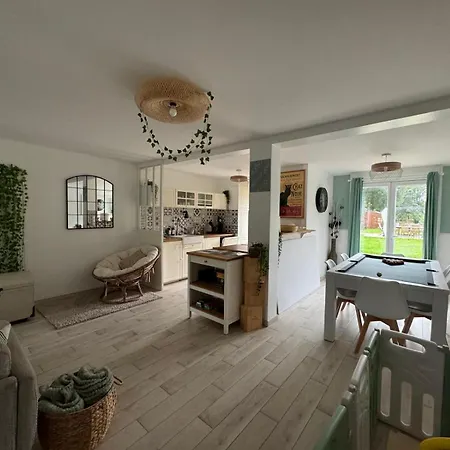 La Taniere - Charming House With Garden Gambais