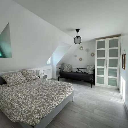 La Taniere - Charming House With Garden * Gambais